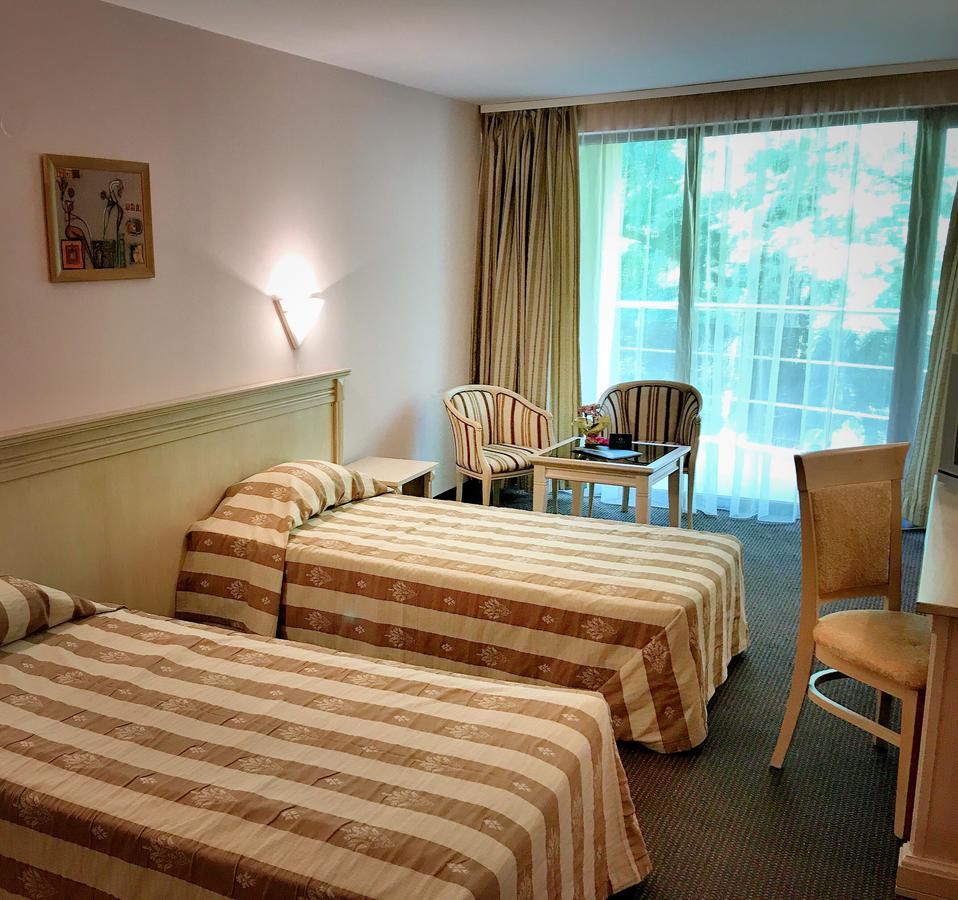 Hotel Otdih Kavarna Bagian luar foto